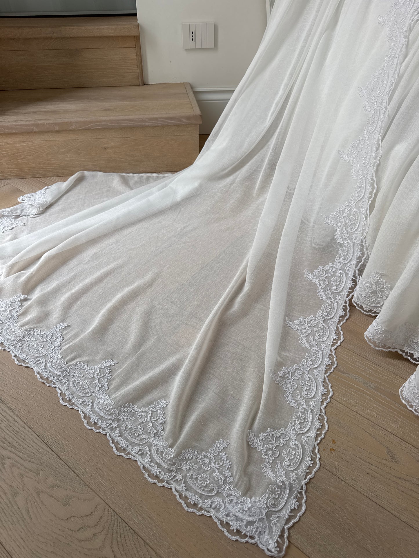 Tenda misto lino e pizzo bianco