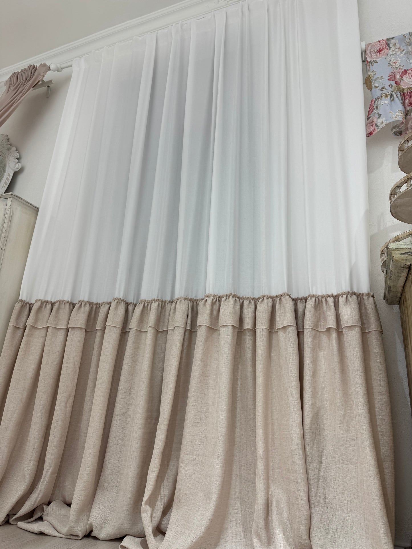 Tenda in georgette con balza e gonnellone a contrasto – 250×290