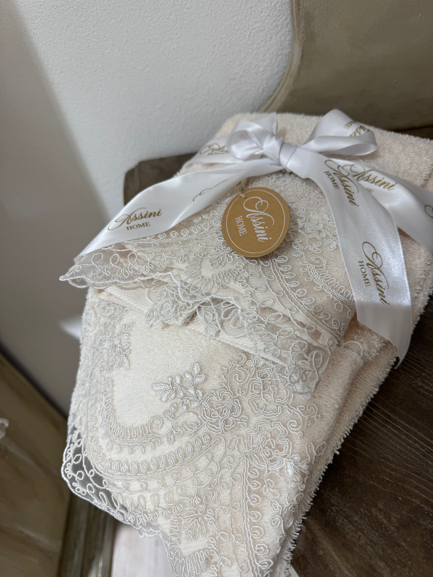 Asciugamani panna con pizzo