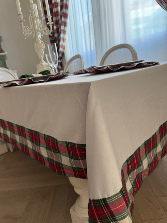 Tovaglia Natalizia Bianca – 100% Cotone Made in Italy con Fascia in Tessuto Scozzese (12 posti – 280×180 cm)