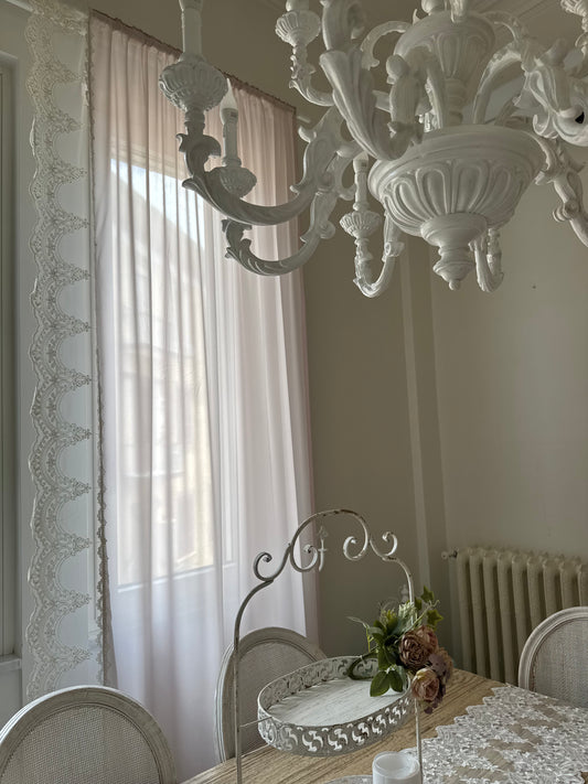 Tenda rosa con pizzo – Eleganza senza tempo